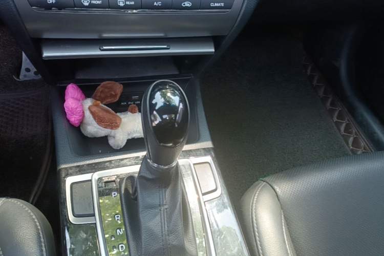 Used Hyundai Mistra 2016 1.8L Automatic Smart GLS Gear Lever