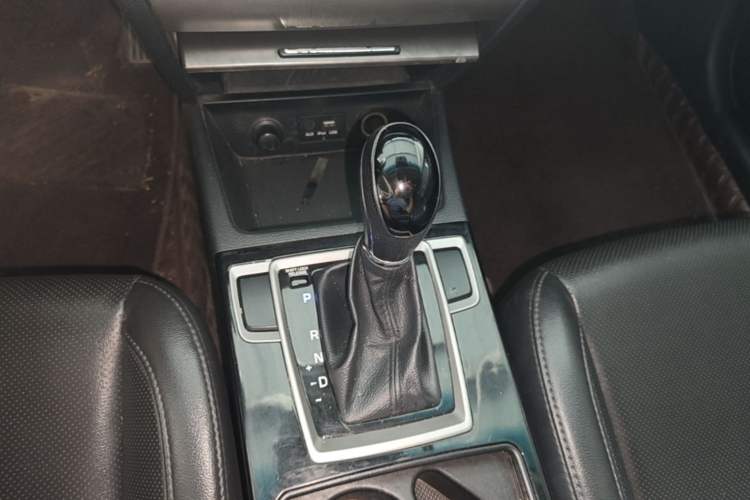 Used Hyundai Mistra 2016 1.8L Automatic Smart GLS Gear Lever