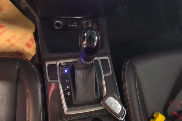 Used Hyundai Mistra 2016 1.6T Automatic Smart GLS Gear Lever