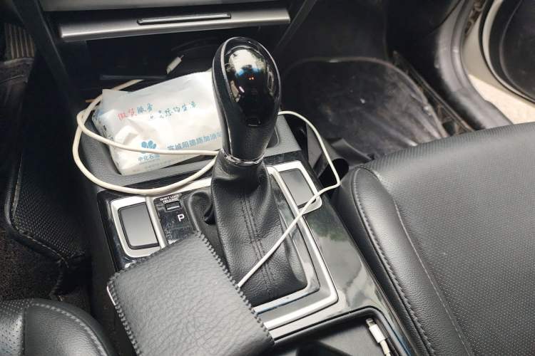 Used Hyundai Mistra 2016 1.8L Automatic Comfort GL Model Gear Lever