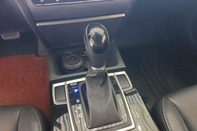 Used Hyundai Mistra 2016 1.8L Automatic Smart GLS Gear Lever