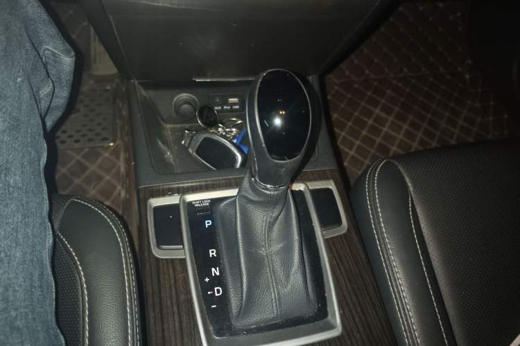 Used Hyundai Mistra 2016 1.6T Automatic Smart GLS Gear Lever