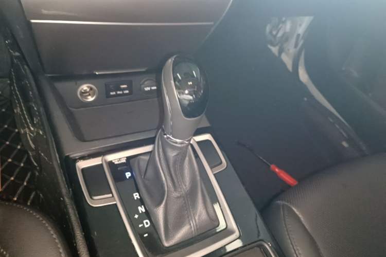 Used Hyundai Mistra 2016 1.8L Automatic Deluxe DLX Model Gear Lever