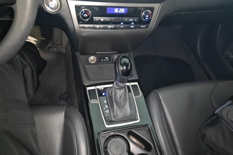 Used Hyundai Mistra 2016 1.8L Automatic Smart GLS Gear Lever