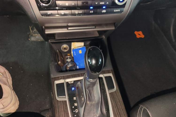 Used Hyundai Mistra 2016 1.6T Automatic Smart GLS Gear Lever