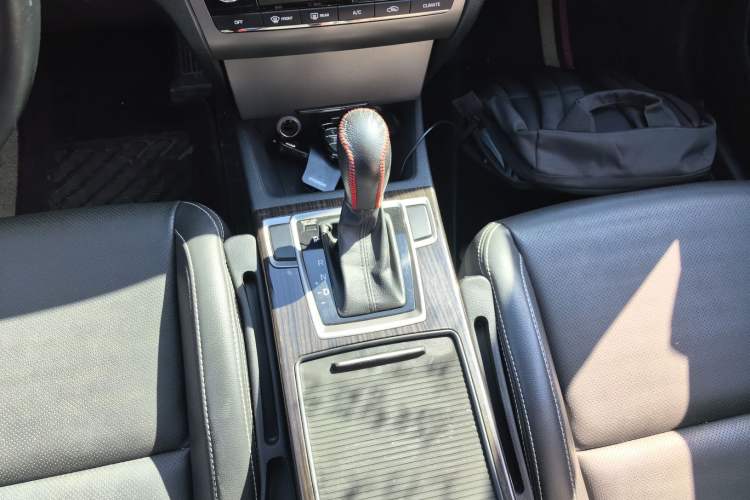 Used Hyundai Mistra 2016 1.6T Automatic Smart GLS Gear Lever