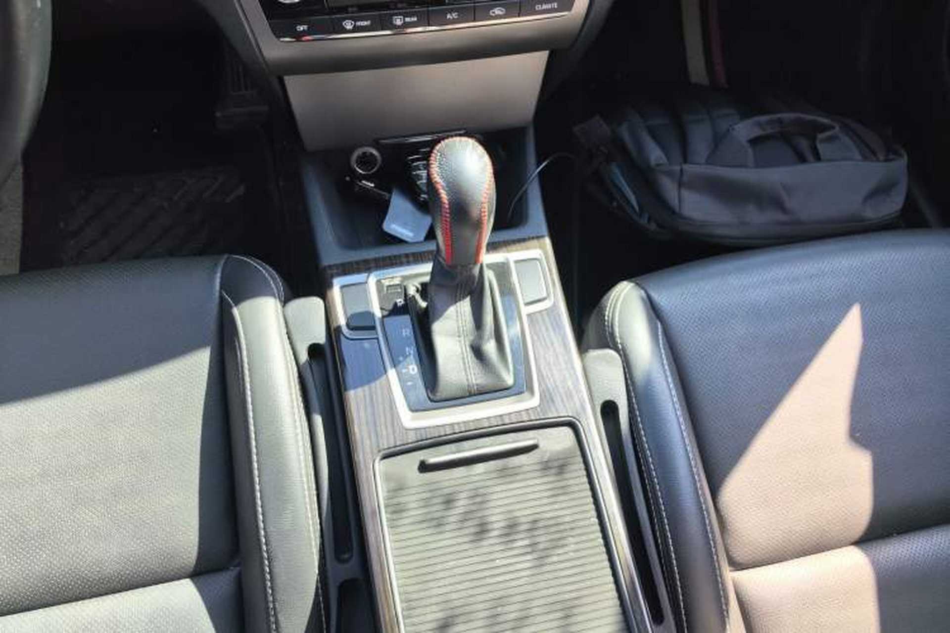 Used Hyundai Mistra 2016 1.6T Automatic Smart GLS Gear Lever