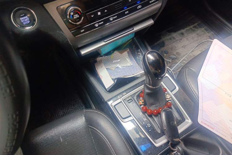 Used Hyundai Mistra 2016 1.8L Automatic Smart GLS Gear Lever