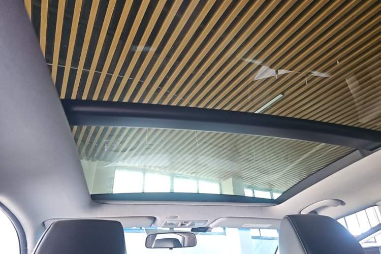 Used Hyundai Mistra 2016 1.8L Automatic Smart GLS Headliner