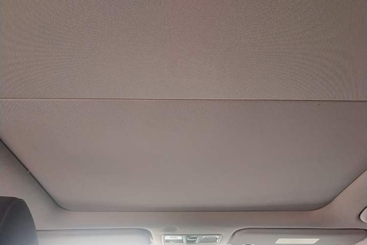 Used Hyundai Mistra 2016 1.8L Automatic Smart GLS Headliner