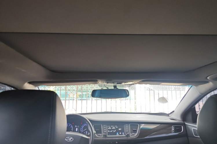 Used Hyundai Mistra 2016 1.6T Automatic Smart GLS Headliner