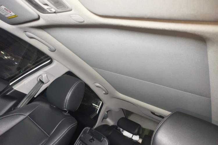 Used Hyundai Mistra 2016 1.6T Automatic Smart GLS Headliner