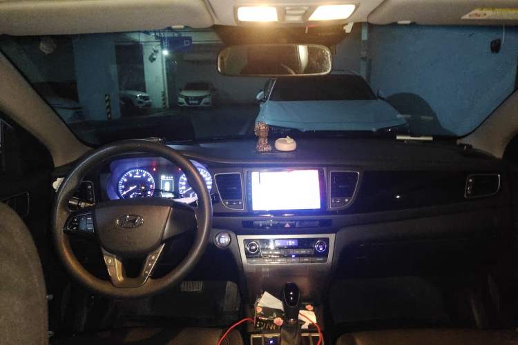 Used Hyundai Mistra 2016 1.8L Automatic Smart GLS Headliner