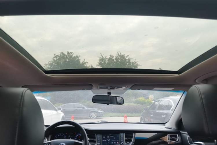 Used Hyundai Mistra 2016 1.8L Automatic Smart GLS Headliner