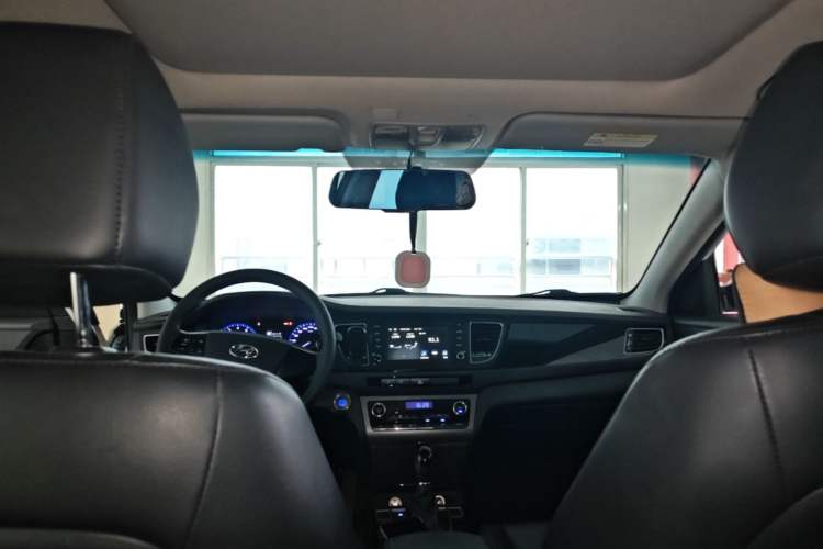 Used Hyundai Mistra 2016 1.8L Automatic Smart GLS Headliner