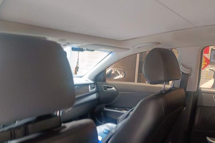 Used Hyundai Mistra 2016 1.8L Automatic Smart GLS Headliner
