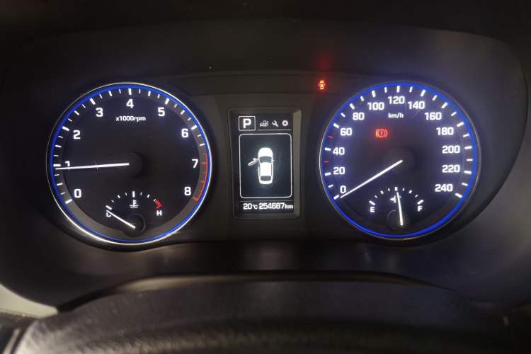 Used Hyundai Mistra 2016 1.8L Automatic Smart GLS Instrument Cluster