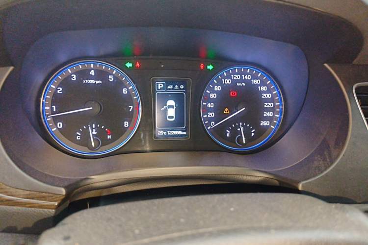 Used Hyundai Mistra 2016 1.6T Automatic Smart GLS Instrument Cluster