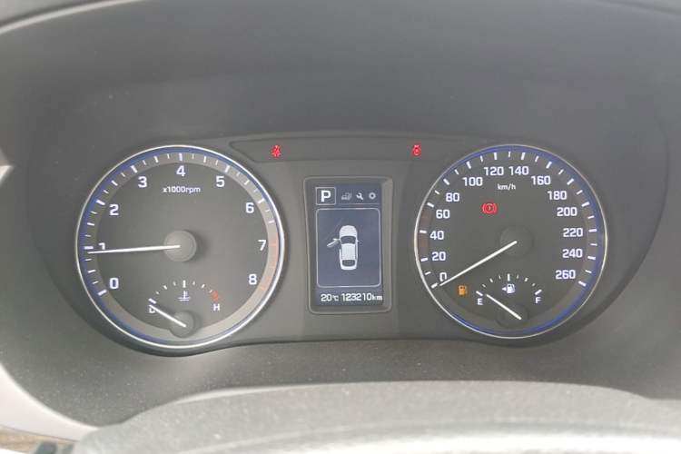 Used Hyundai Mistra 2016 1.6T Automatic Smart GLS Instrument Cluster
