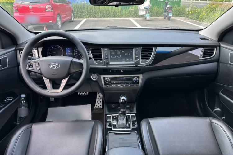 Used Hyundai Mistra 2016 1.8L Automatic Smart GLS Interior 1