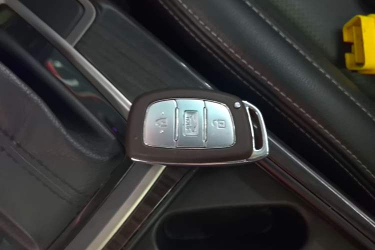 Used Hyundai Mistra 2016 1.6T Automatic Smart GLS Interior 1