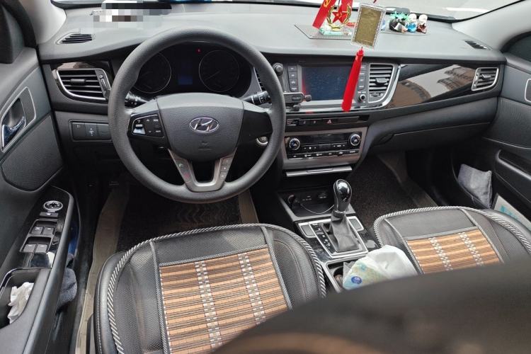 Used Hyundai Mistra 2016 1.8L Automatic Smart GLS Interior 2