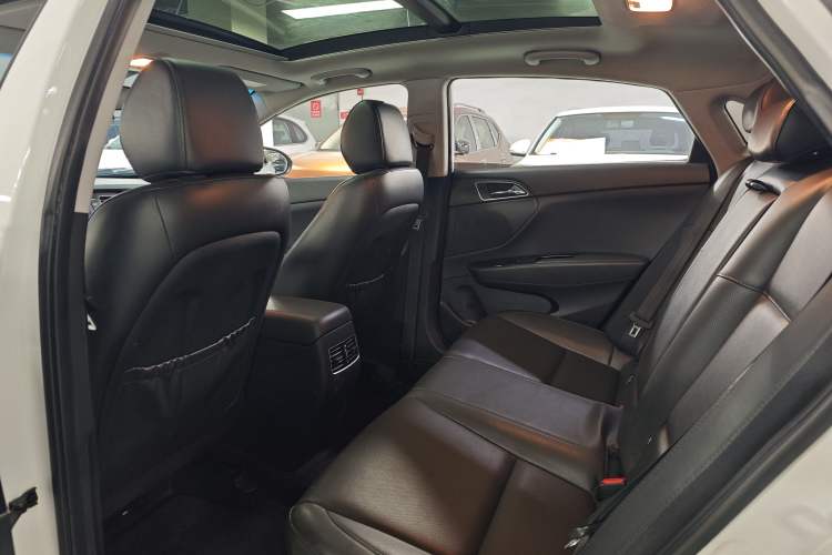 Used Hyundai Mistra 2016 1.8L Automatic Smart GLS Interior 2