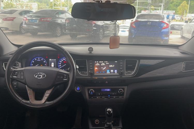 Used Hyundai Mistra 2016 1.8L Automatic Deluxe DLX Model Interior 2