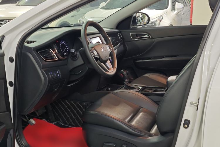 Used Hyundai Mistra 2016 1.8L Automatic Deluxe DLX Model Interior 2