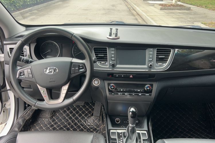 Used Hyundai Mistra 2016 1.8L Automatic Deluxe DLX Model Interior 3
