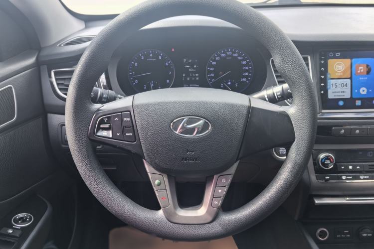 Used Hyundai Mistra 2016 1.8L Automatic Smart GLS Interior 3