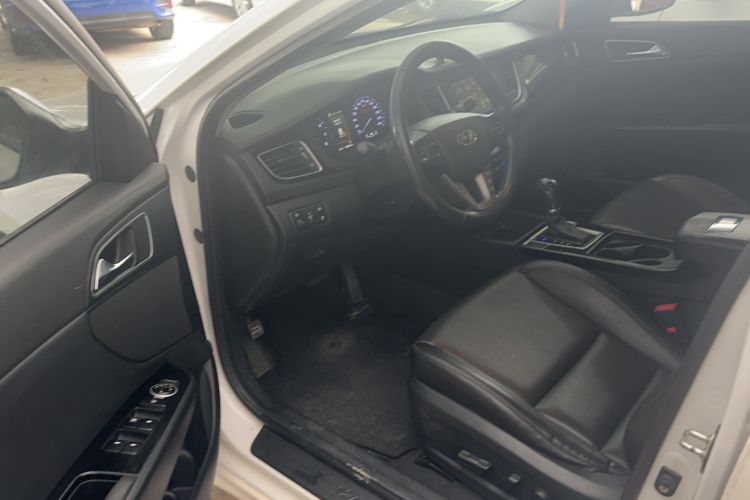 Used Hyundai Mistra 2016 1.8L Automatic Deluxe DLX Model Interior 4