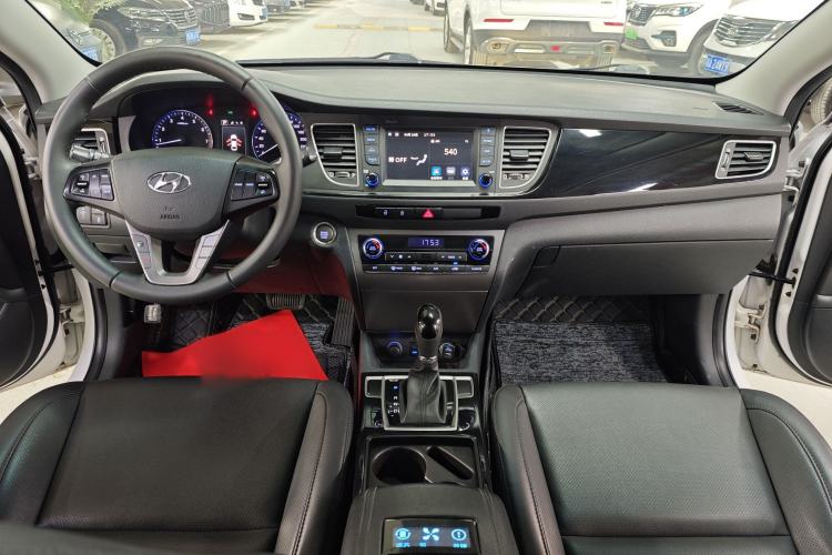 Used Hyundai Mistra 2016 1.8L Automatic Deluxe DLX Model Interior 4