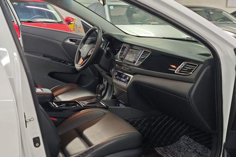 Used Hyundai Mistra 2016 1.8L Automatic Deluxe DLX Model Interior 5