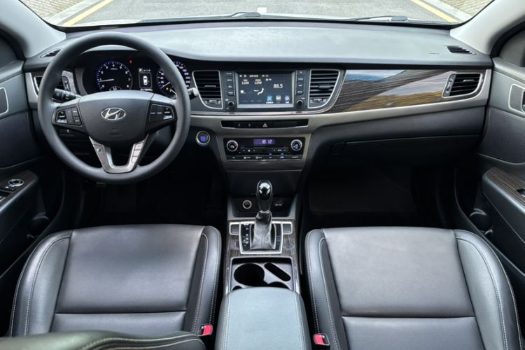 Used Hyundai Mistra 2016 1.6T Automatic Smart GLS Interior 6