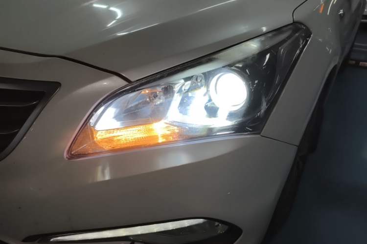 Used Hyundai Mistra 2016 1.6T Automatic Smart GLS Left Front Headlight