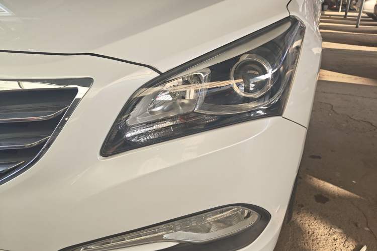 Used Hyundai Mistra 2016 1.8L Automatic Smart GLS Left Front Headlight