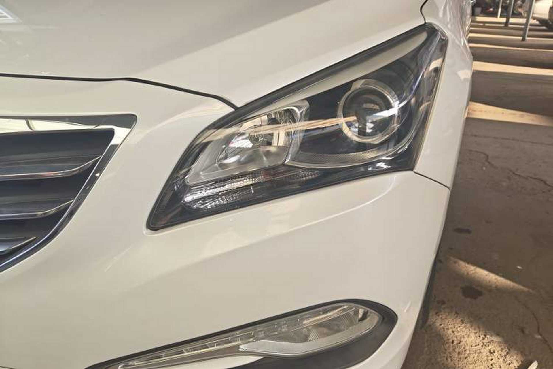 Used Hyundai Mistra 2016 1.8L Automatic Smart GLS Left Front Headlight