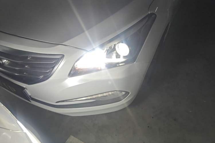 Used Hyundai Mistra 2016 1.6T Automatic Smart GLS Left Front Headlight