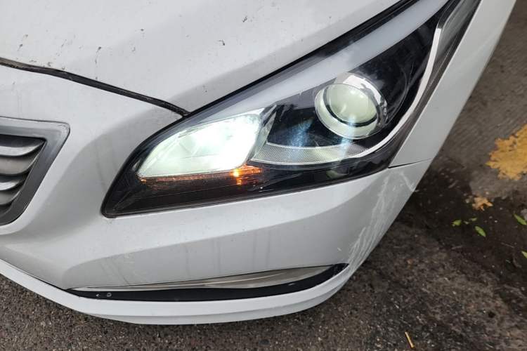 Used Hyundai Mistra 2016 1.6T Automatic Smart GLS Left Front Headlight