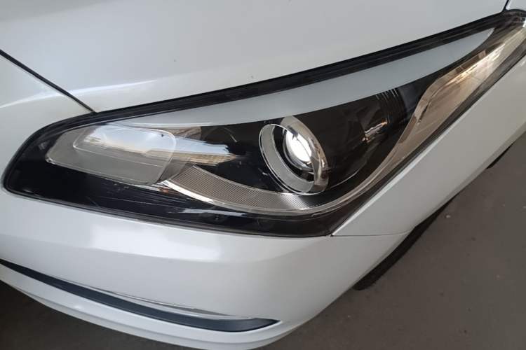 Used Hyundai Mistra 2016 1.8L Automatic Smart GLS Left Front Headlight