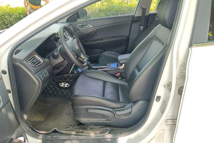 Used Hyundai Mistra 2016 1.6T Automatic Smart GLS Left Front Seat