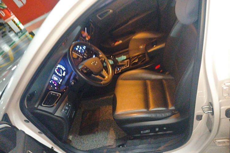 Used Hyundai Mistra 2016 1.8L Automatic Deluxe DLX Model Left Front Seat