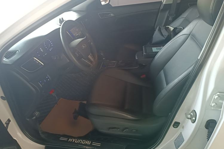 Used Hyundai Mistra 2016 1.8L Automatic Deluxe DLX Model Left Front Seat