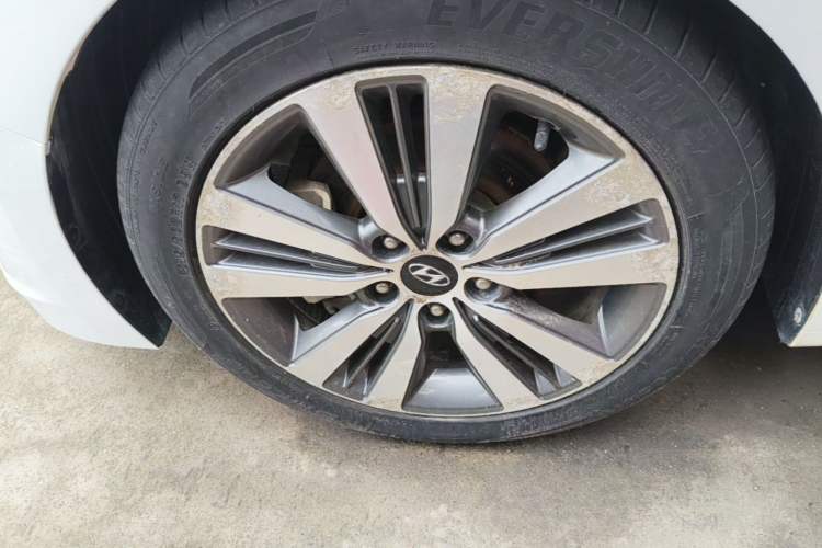 Used Hyundai Mistra 2016 1.6T Automatic Smart GLS Left Front Wheel Hub