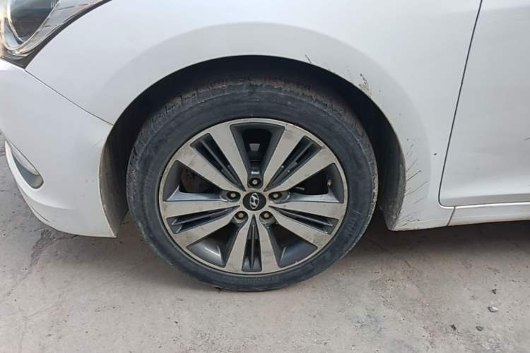 Used Hyundai Mistra 2016 1.8L Automatic Smart GLS Left Front Wheel Hub