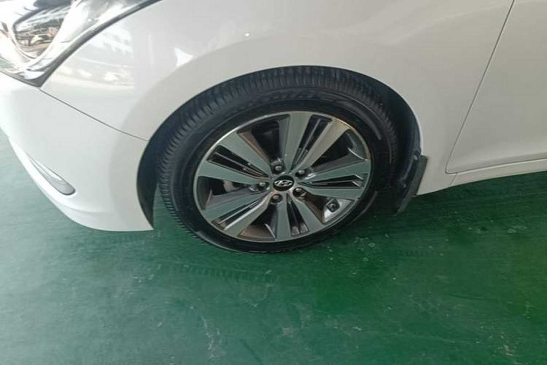 Used Hyundai Mistra 2016 1.8L Automatic Deluxe DLX Model Left Front Wheel Hub