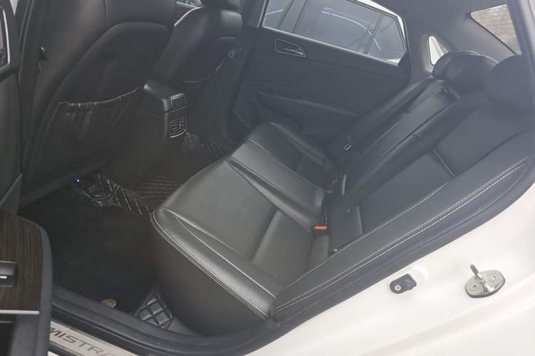 Used Hyundai Mistra 2016 1.6T Automatic Flagship TOP Model Left Rear Seat