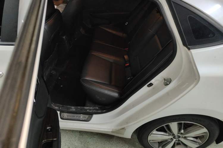 Used Hyundai Mistra 2016 1.6T Automatic Flagship TOP Model Left Rear Seat