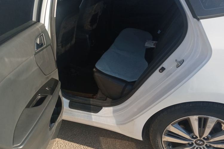 Used Hyundai Mistra 2016 1.8L Automatic Smart GLS Left Rear Seat